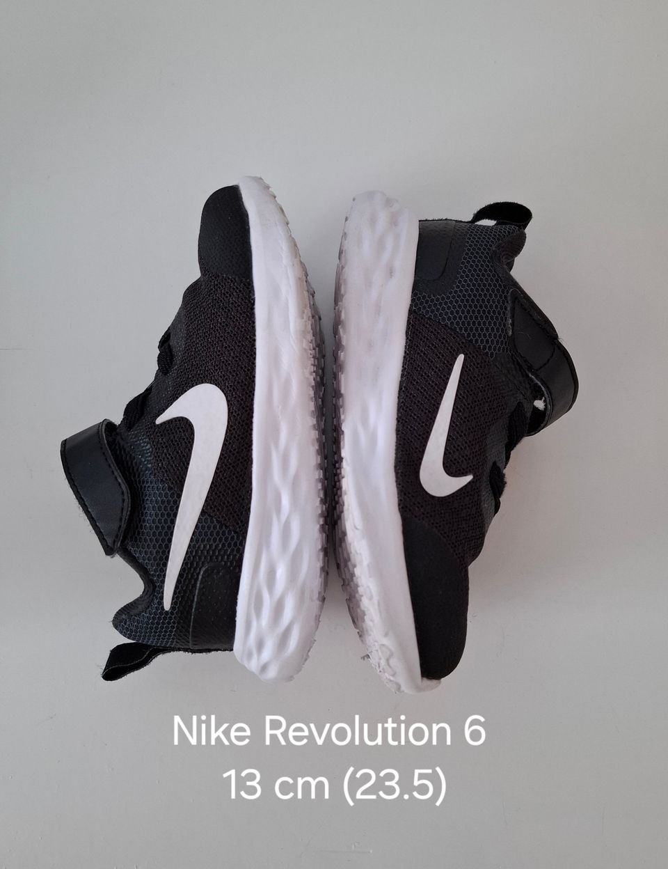 Nike Revolution 6 23.5 (13cm)
