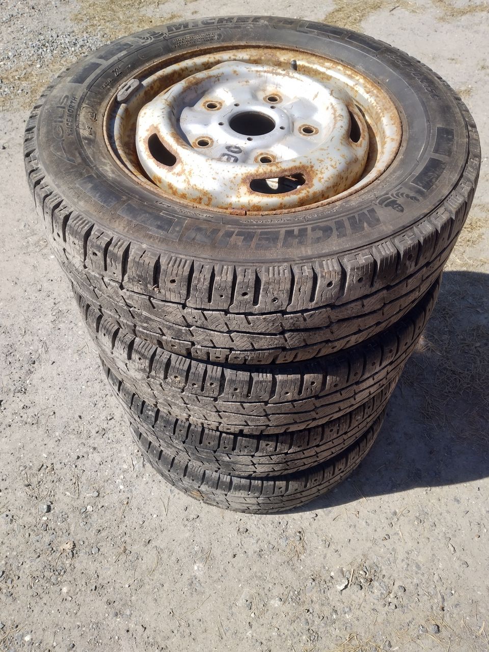 Transit rengassarja 195/70 r15c