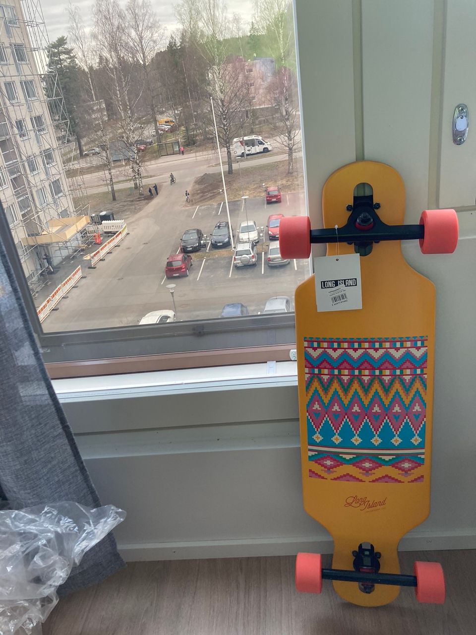 Uusi longboard, keltainen