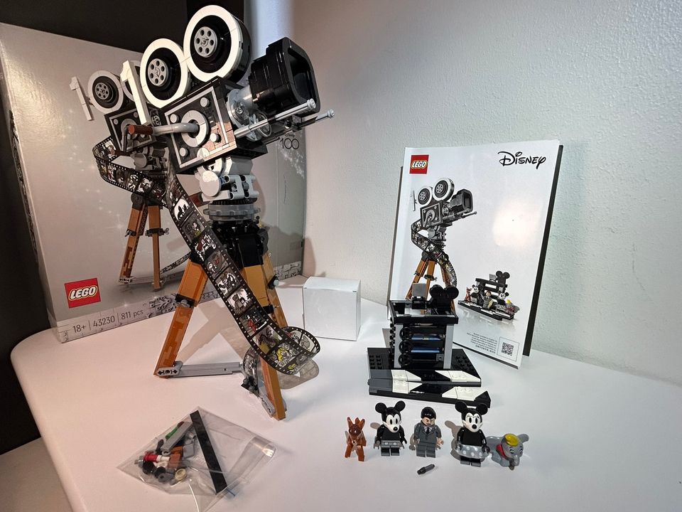 LEGO Disney Classic 43230 - Walt Disneylle omistettu kamera