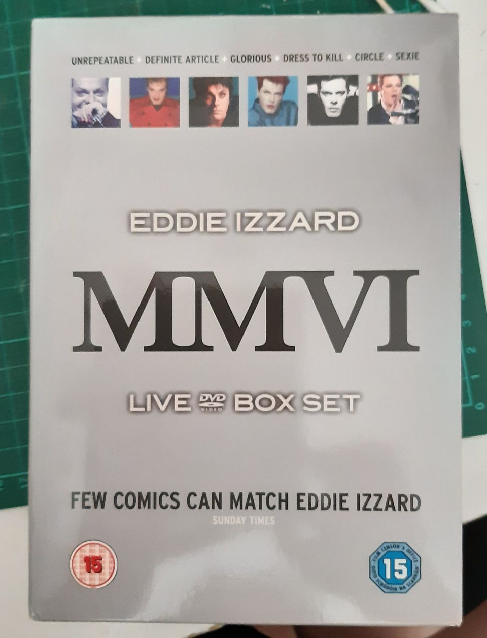 6 DVDn box Eddie Izzardin stand up-komiikkaa