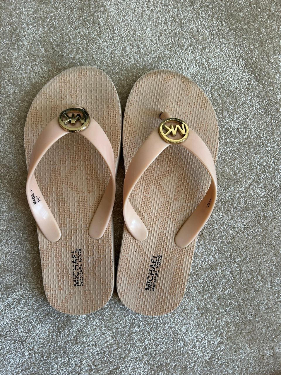 Hyväkuntoiset Michael Kors flip flopit, koko 34