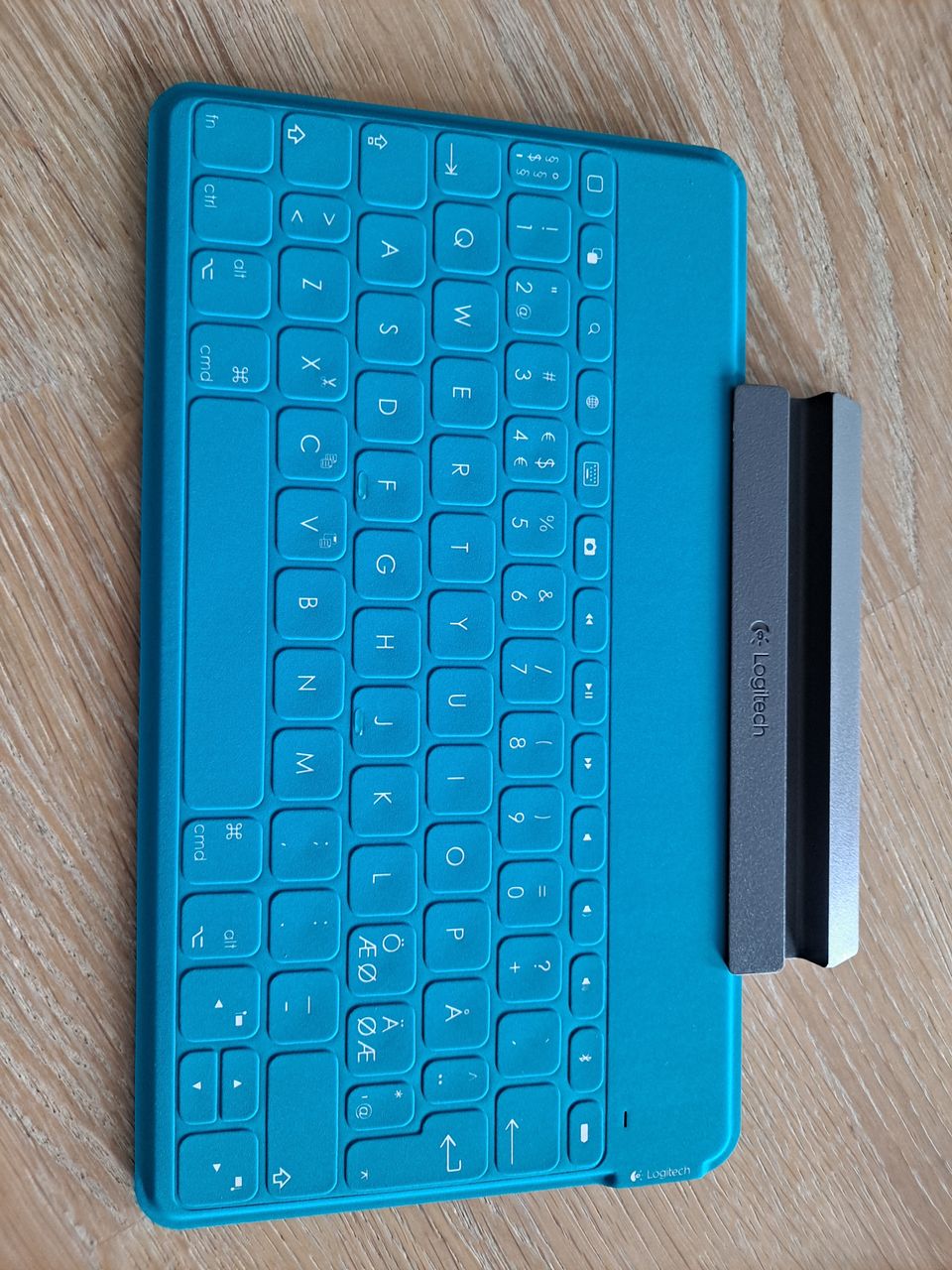 Logitech näppäimistö  keys-to-go iPadille