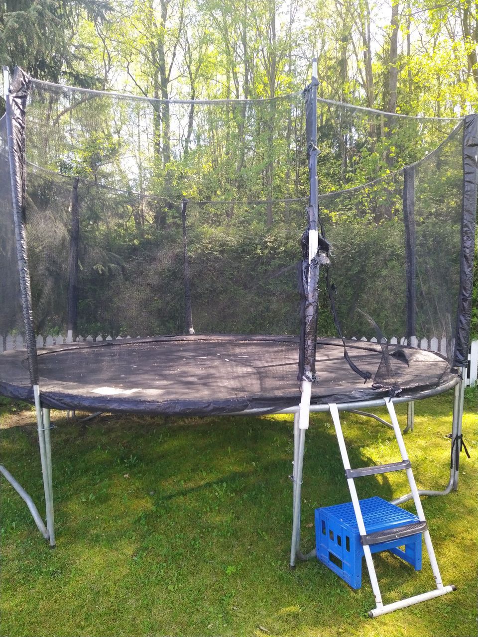 Iso trampoliini Vantaalla