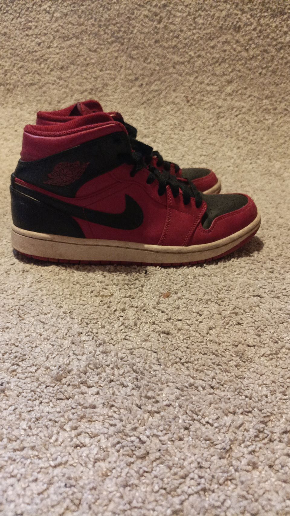 Jordan 1 mid