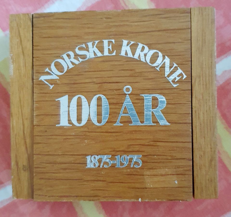 NORSKE KRONE 100 ÅR
1875 - 1975 FOR SVERIGE