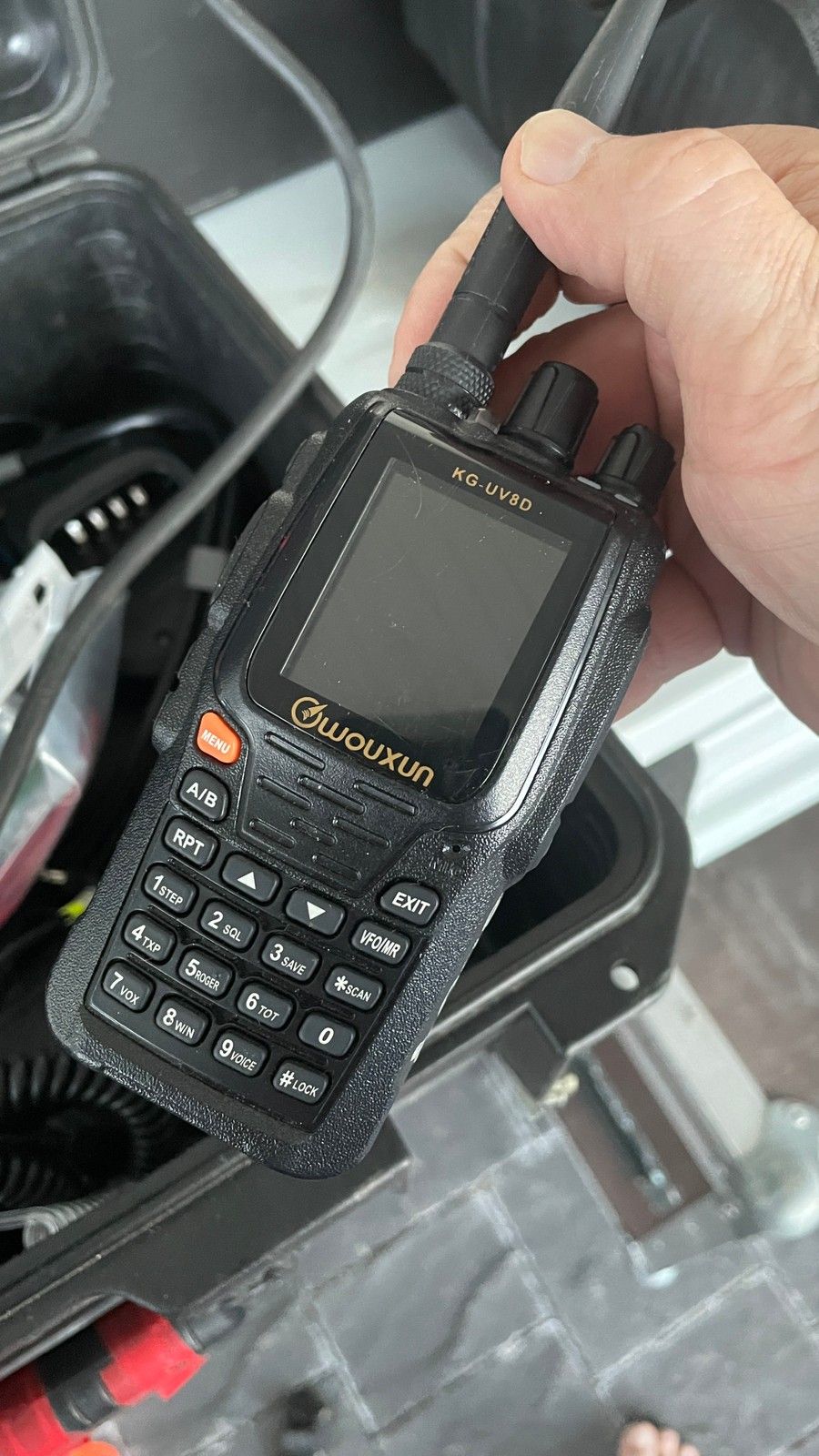 Wouxun KG-UV8D radiopuhelinsetti (4 puhelinta)