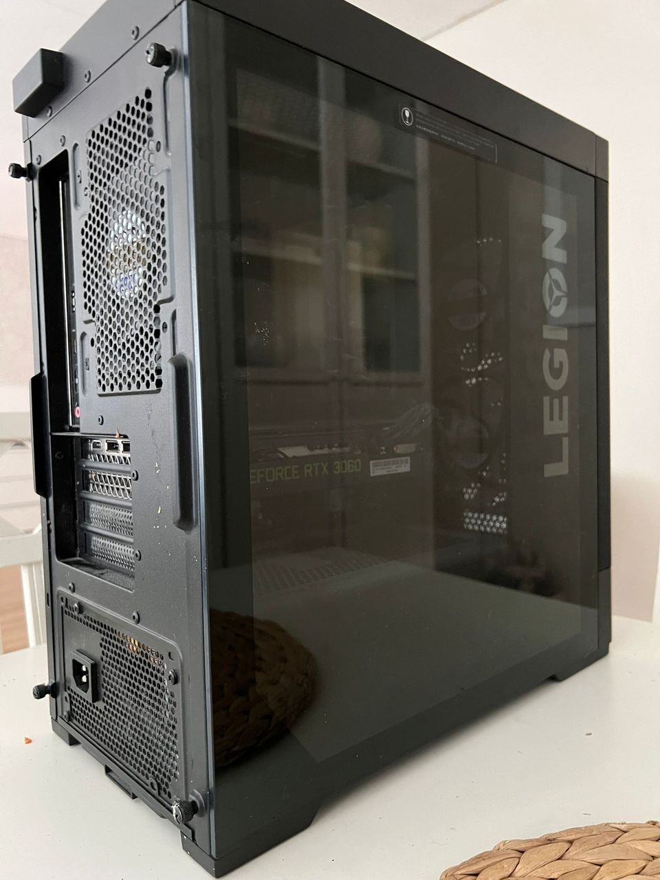Tehokas pelikone, Lenovo T5 R5/8/1000/3060