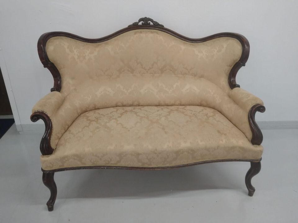 Vanhan ajan sohva+2 tuolia