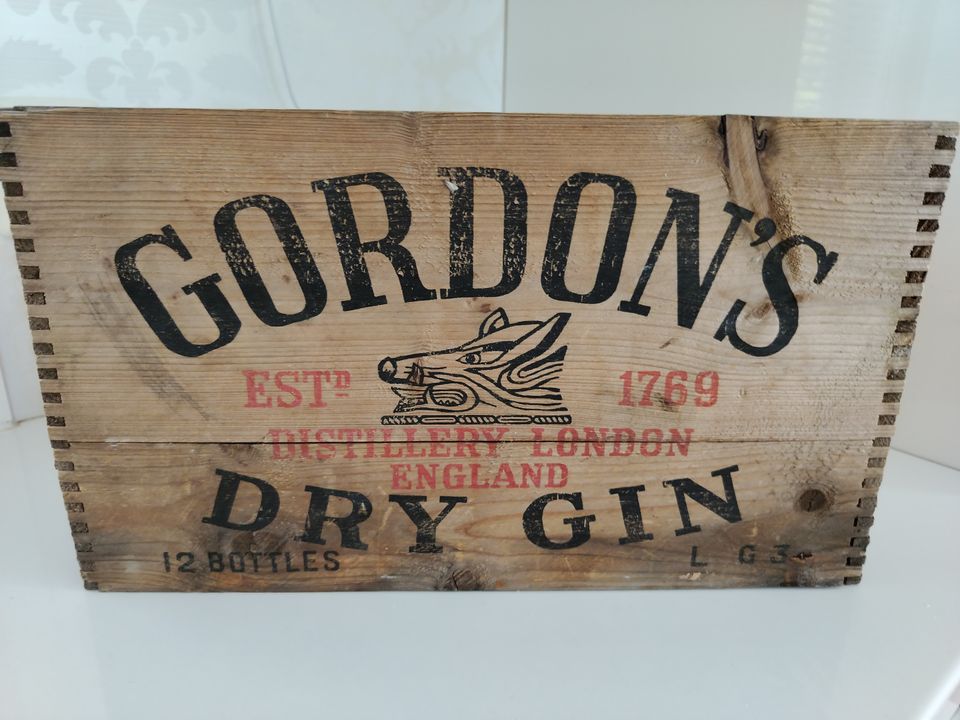 GORDON'S DRY GIN laatikko, vanha!