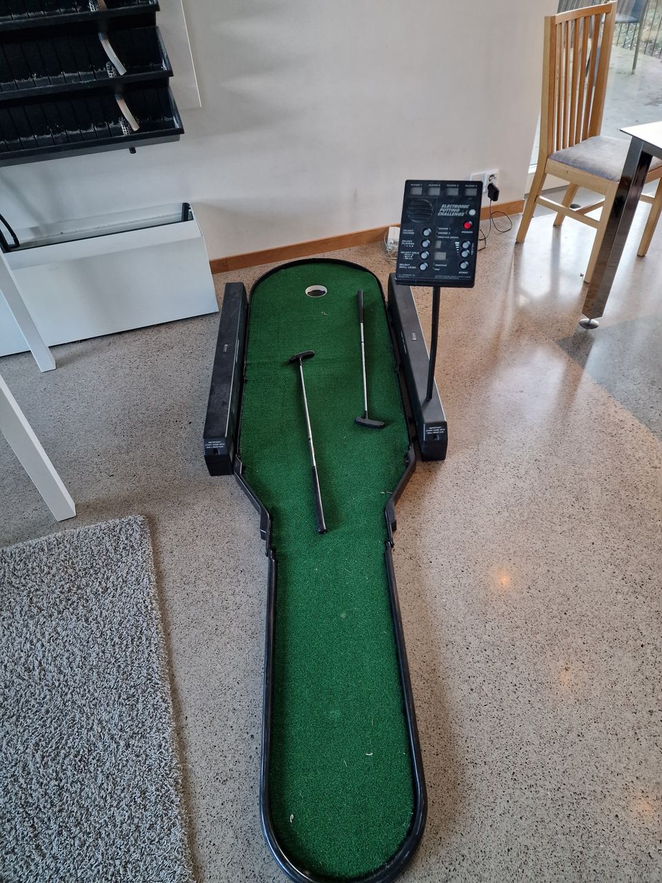 Electronic putting challenge - puttausharjoitusväline