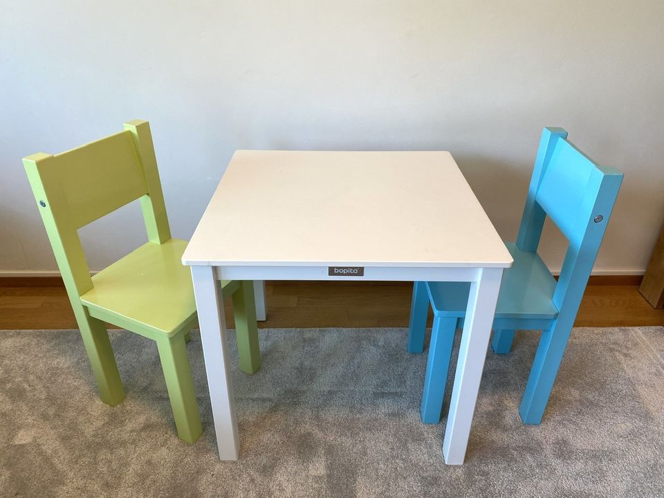 Bopita lasten pöytä ja 2 tuolia