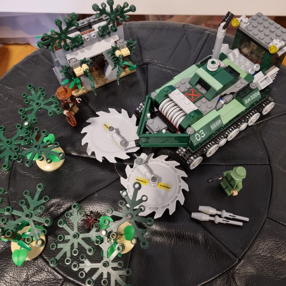 Lego Indiana Jones, 7626 Viidakkoleikkuri