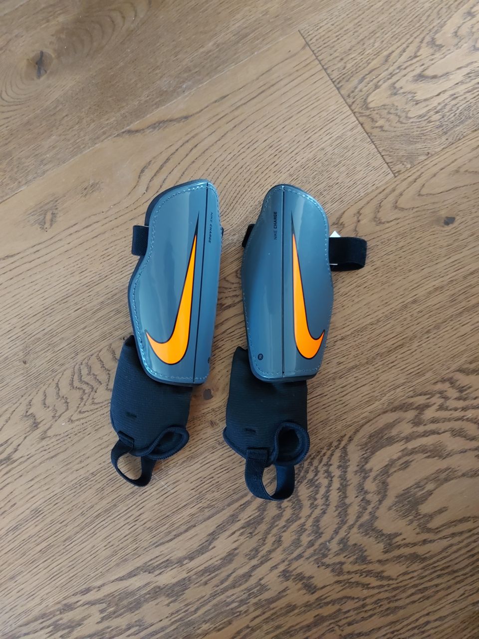 Nike säärisuojat nilkkasuojalla 130-140cm