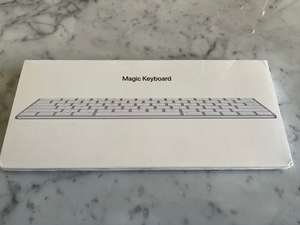 Apple Magic Keyboard avaamaton pakkaus