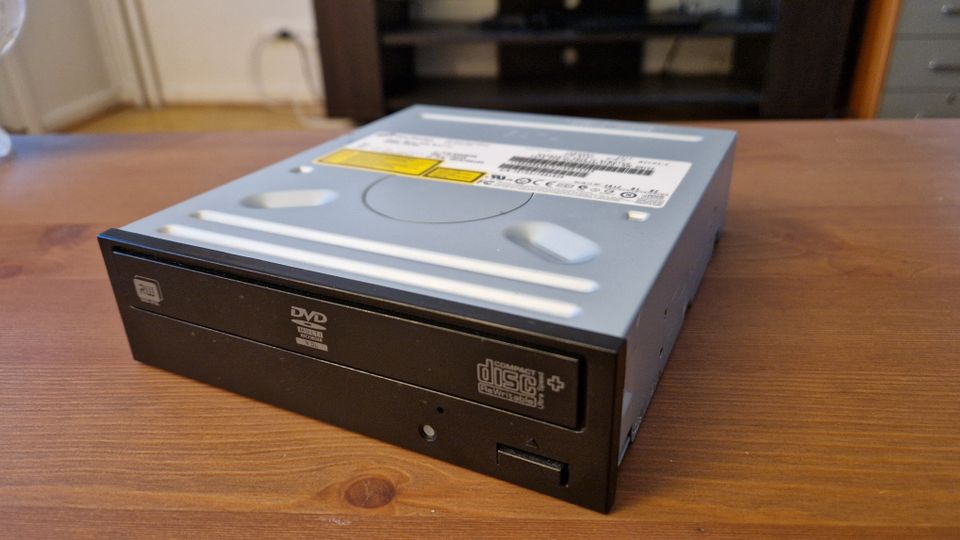 Hitachi-LG GH70N SATA CD/DVD RW-asema