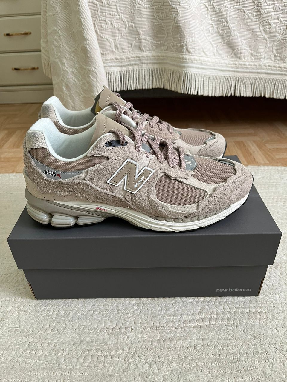 New Balance 2002R protection pack Driftwood