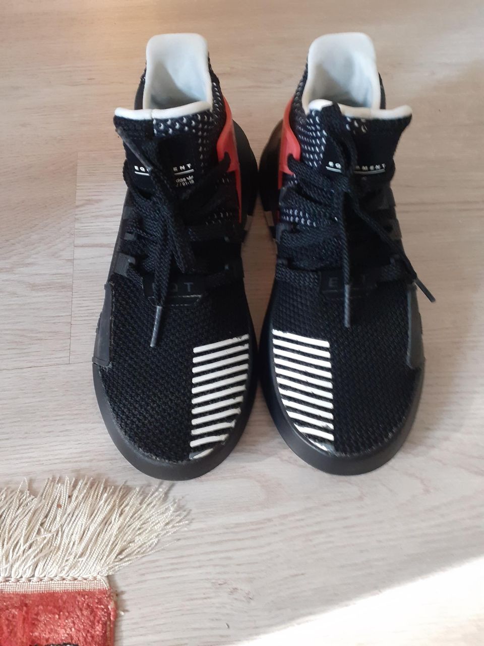 Adidas koripallokengät, 38