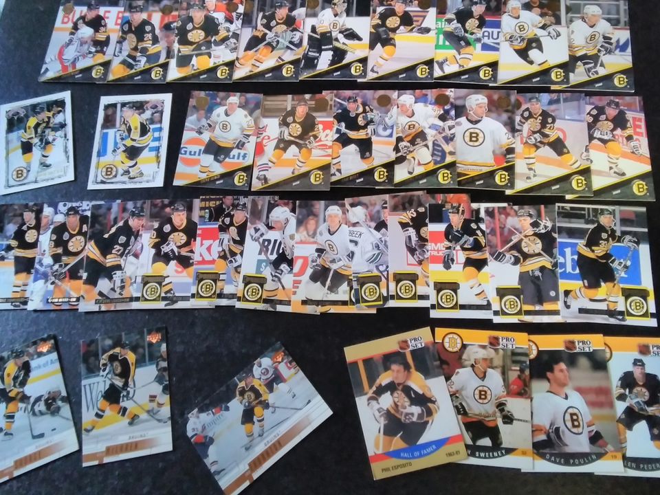 Boston Bruins-jääkiekkokortit postitettuna