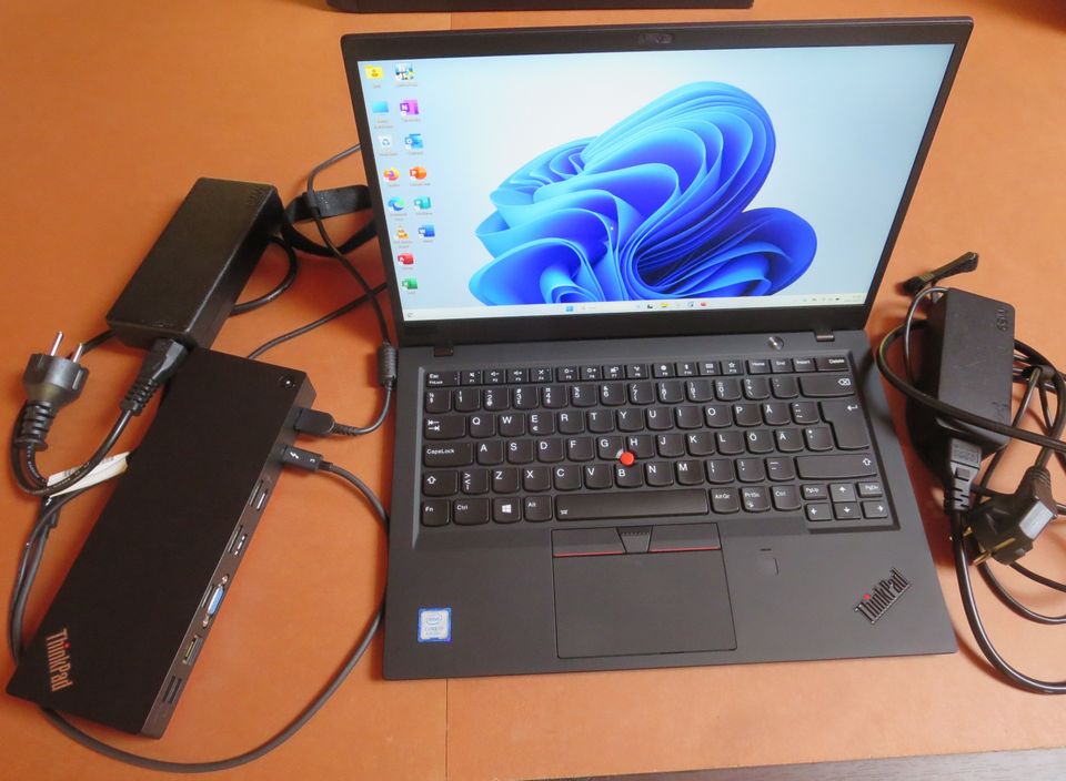 ThinkPad X1 Carbon i7 & telakka & MS Office 2019