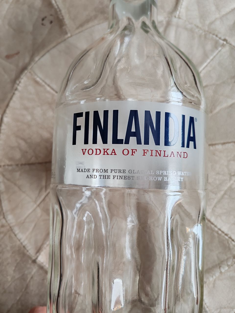 Finlandia pullo 1.75 litra, tyhjä.