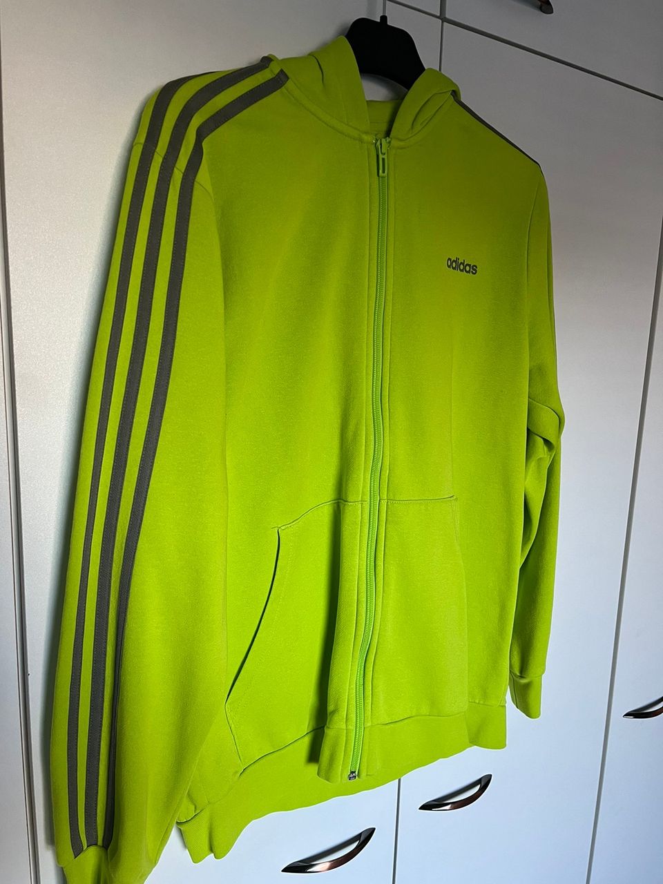 Adidas huppari