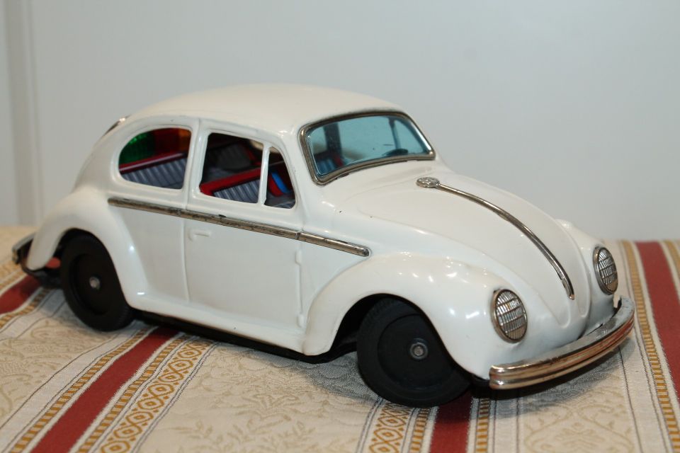 1960-luku vintage peltinen Volkswagen Kupla peltiauto aito Japani 25cm TAIYO