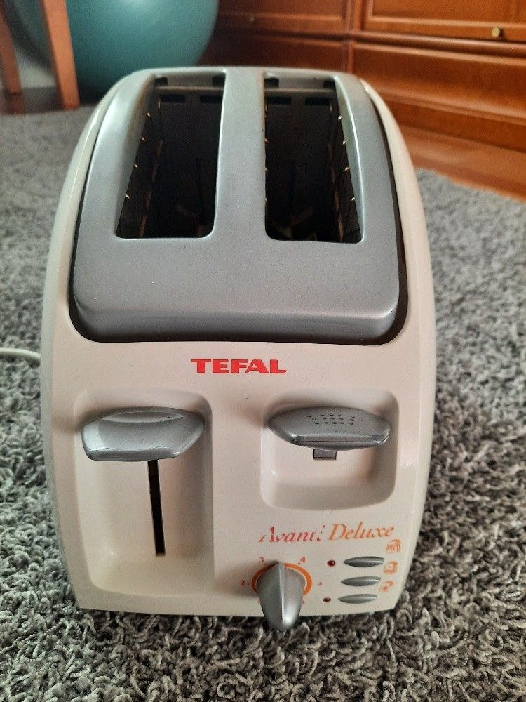 Leivänpaahdin Tefal Avanti Deluxe 8744.49.A