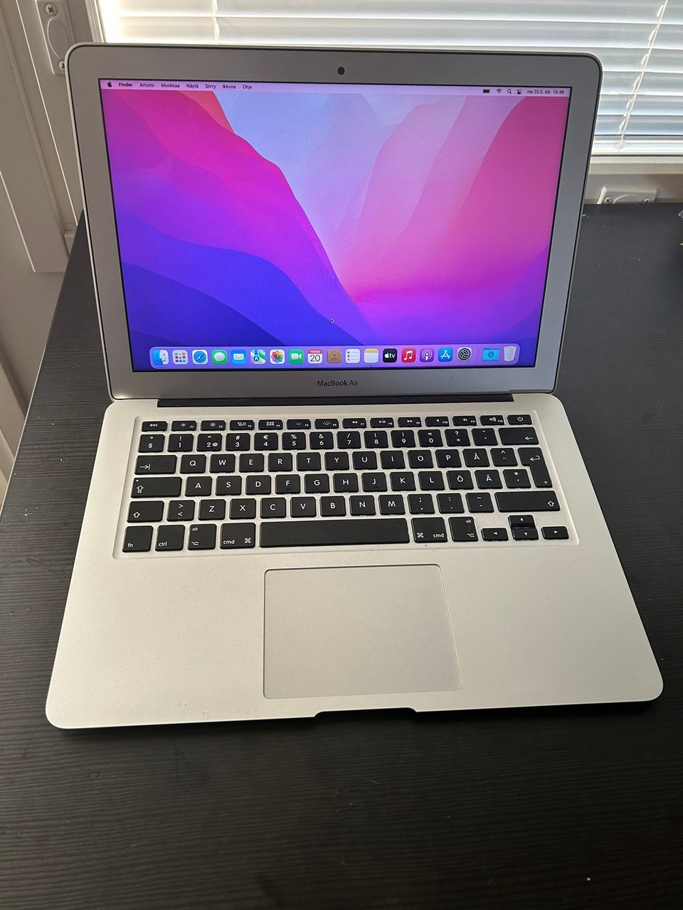 Apple Macbook Air (13-inch, 2017)