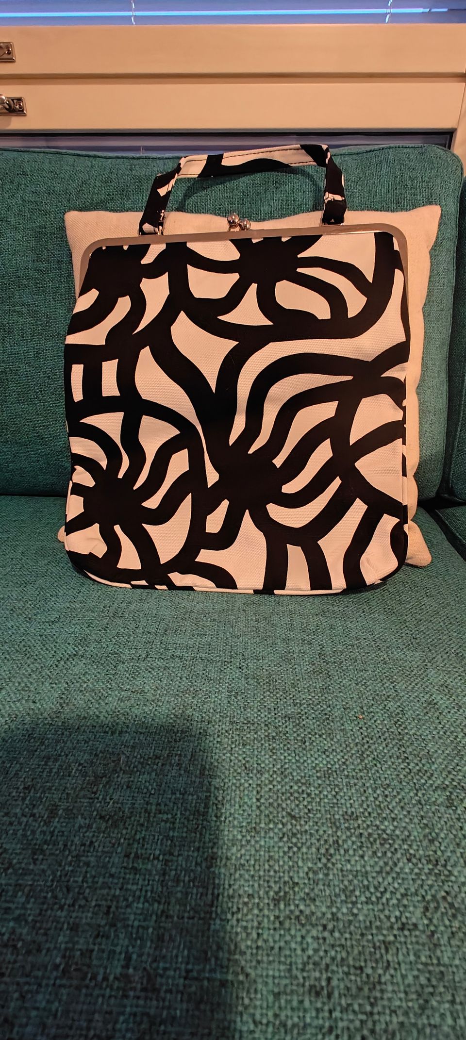 Marimekko, musta valkoista tyyliä kesään