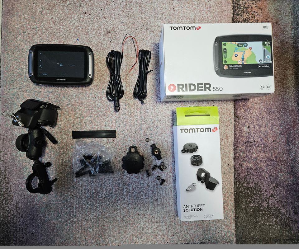 Tomtom Rider 550 + Anti-theft solution paketti