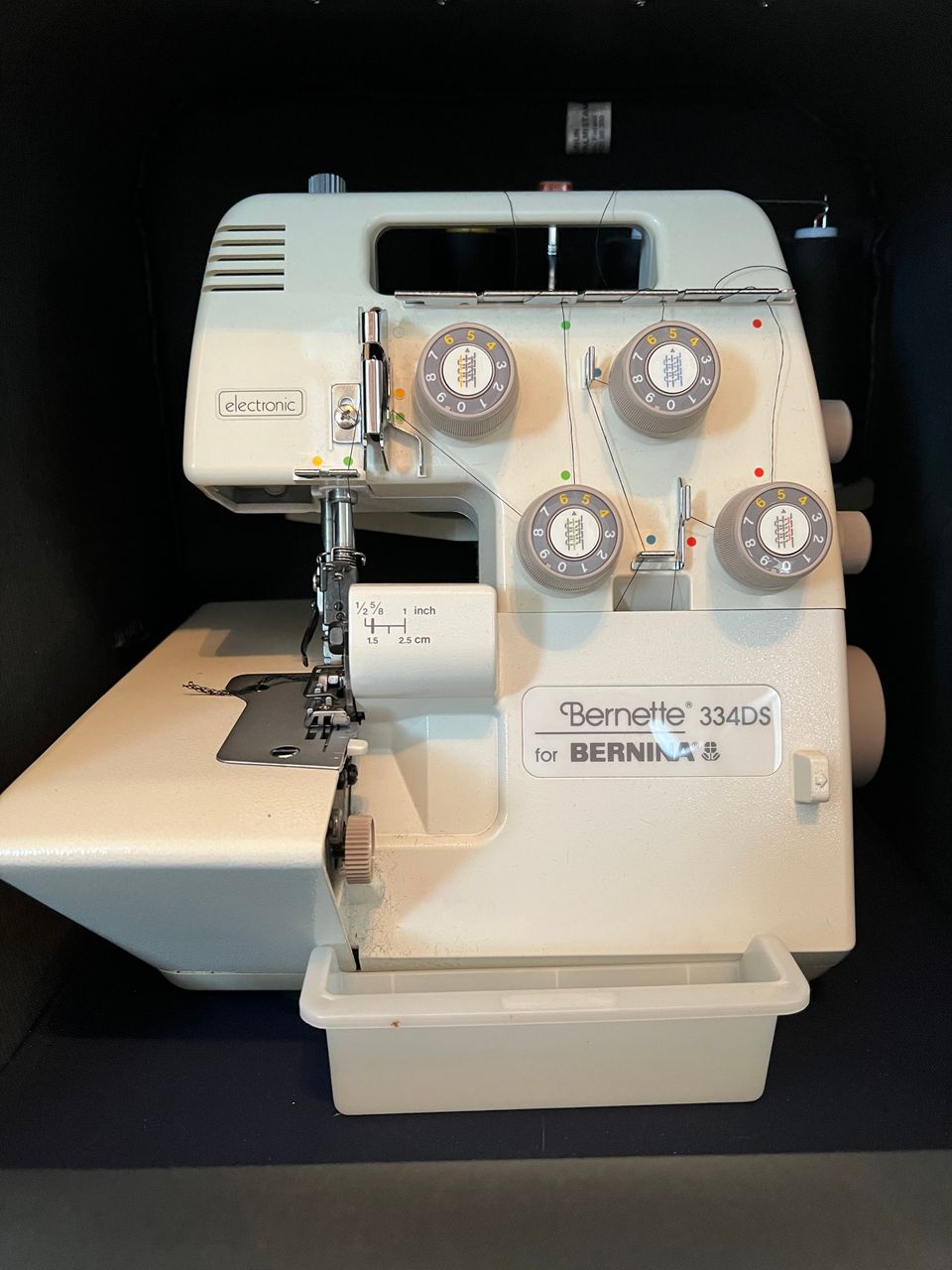 Saumuri Bernette 334DS for Bernina