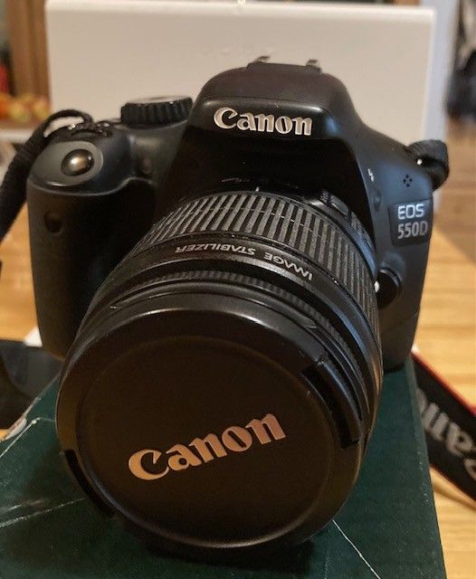 Canon EOS 550D digitaalinen järjestelmä kamera
