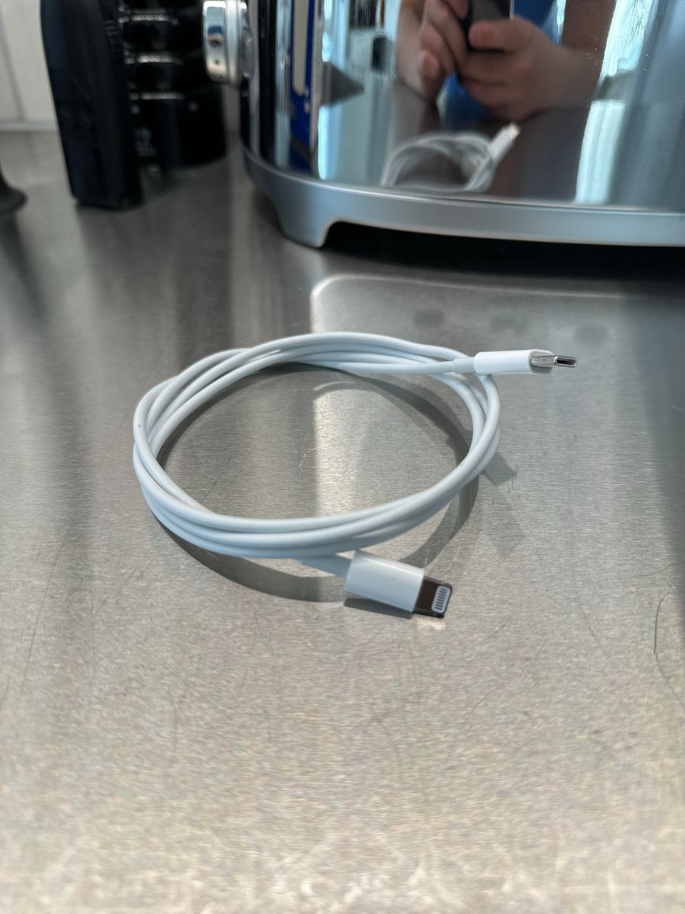 M: Apple USB-C Lightning -kaapeli 1m