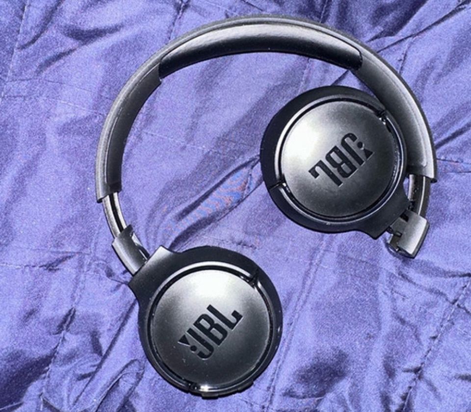 JBL-kuulokkeet