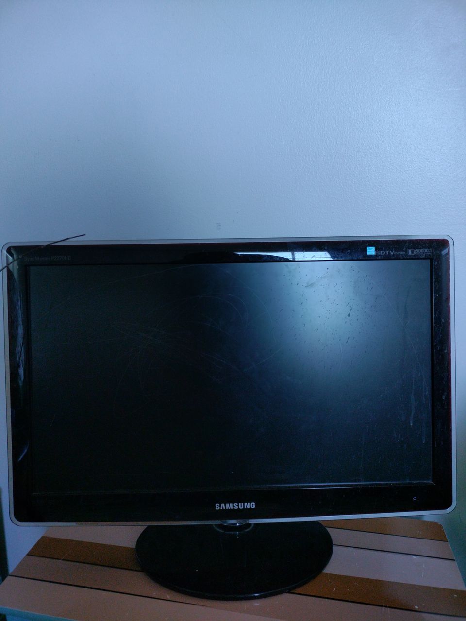 Samsung näyttö 23"