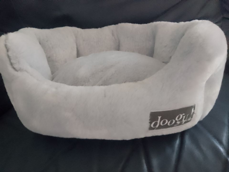 Kissan / koiran lepopaikka sänky