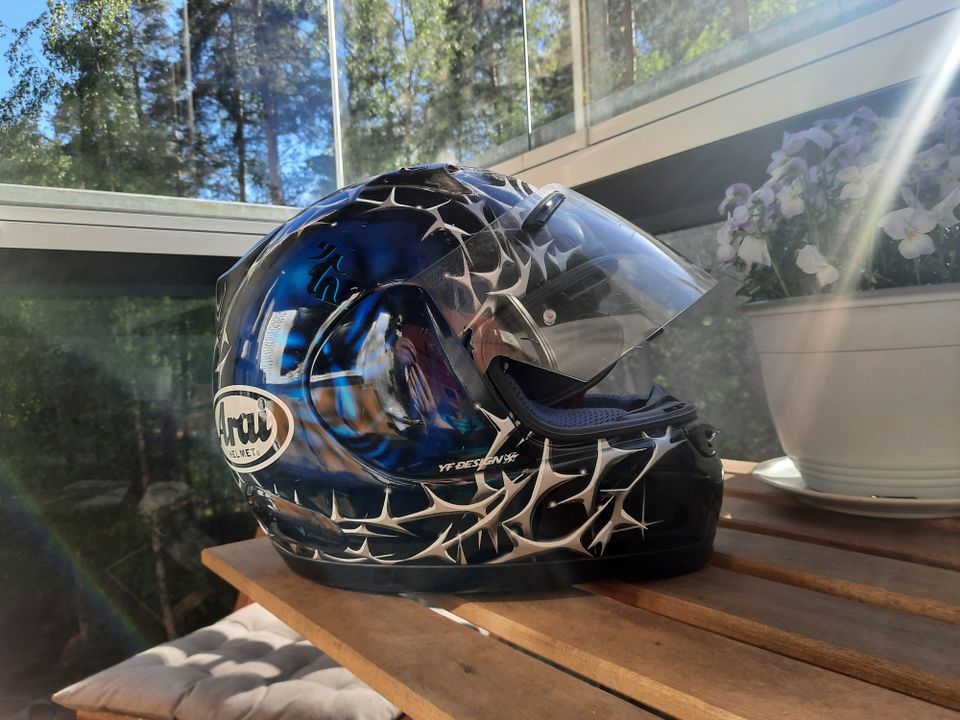 Arai Helmet Viper GT naisten kypärä