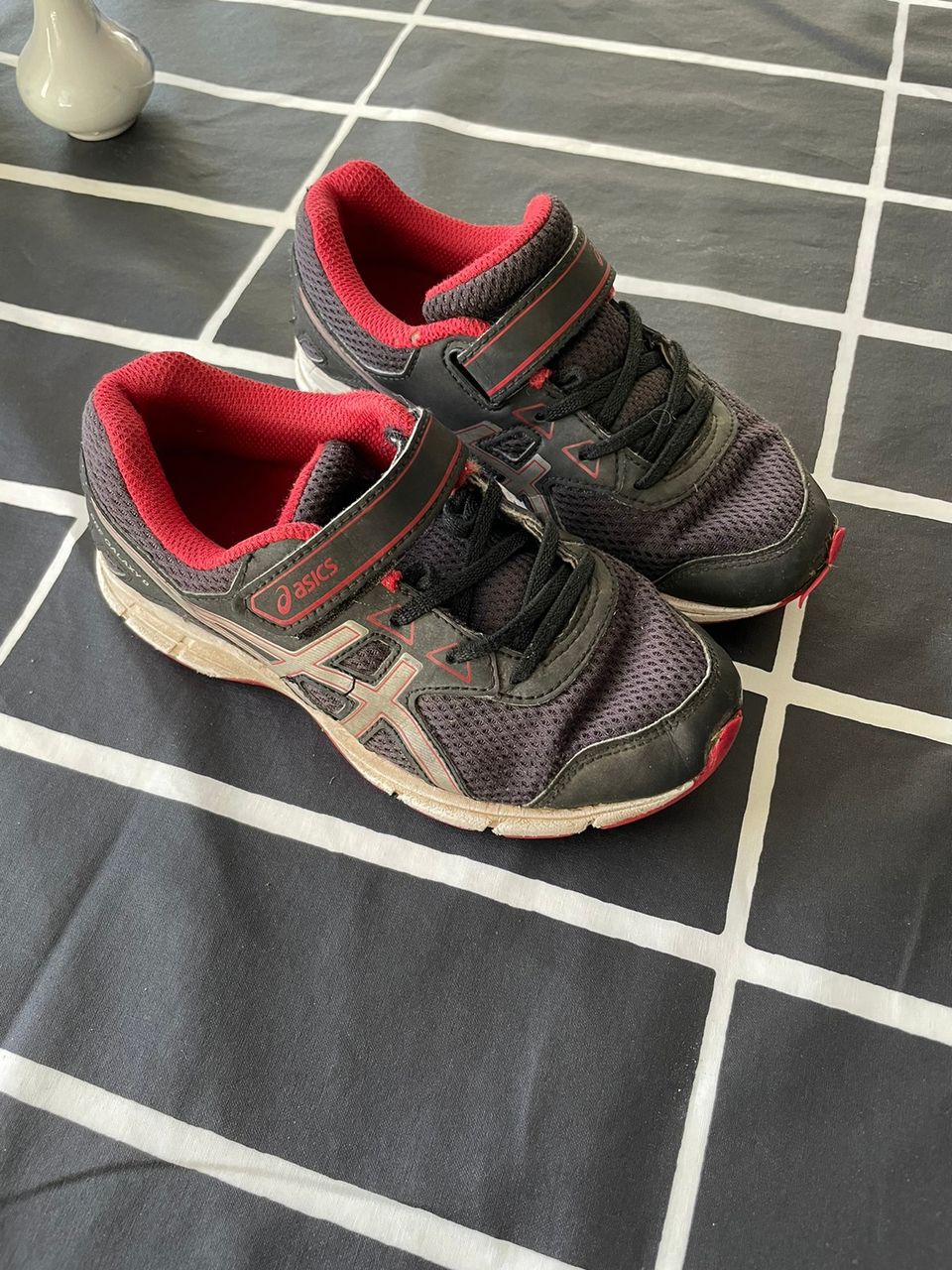 ASICS lenkkarit, koko 29