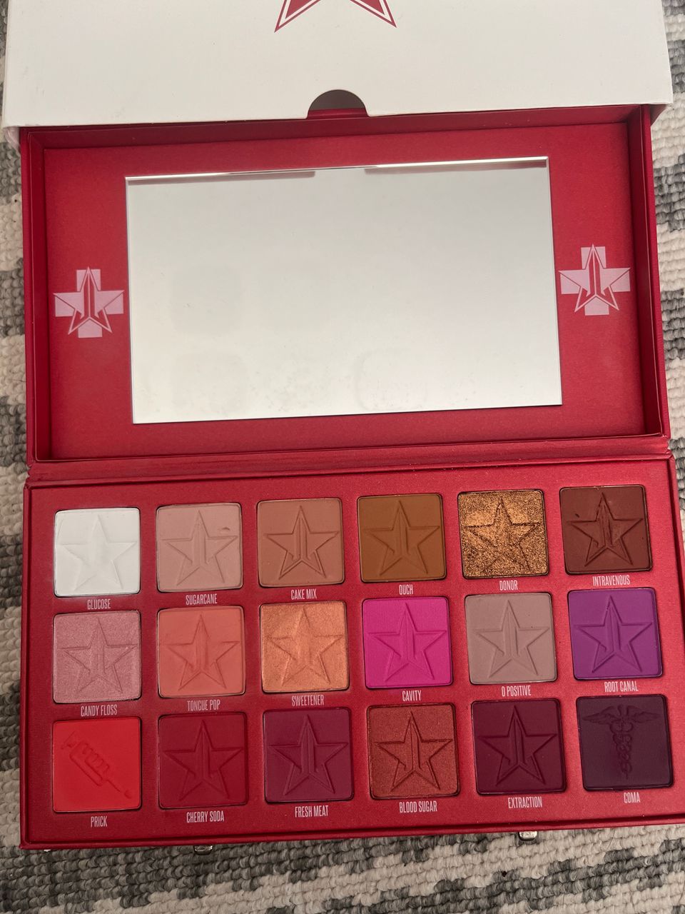 Jeffree Star Blood Sugar -luomiväripaletti