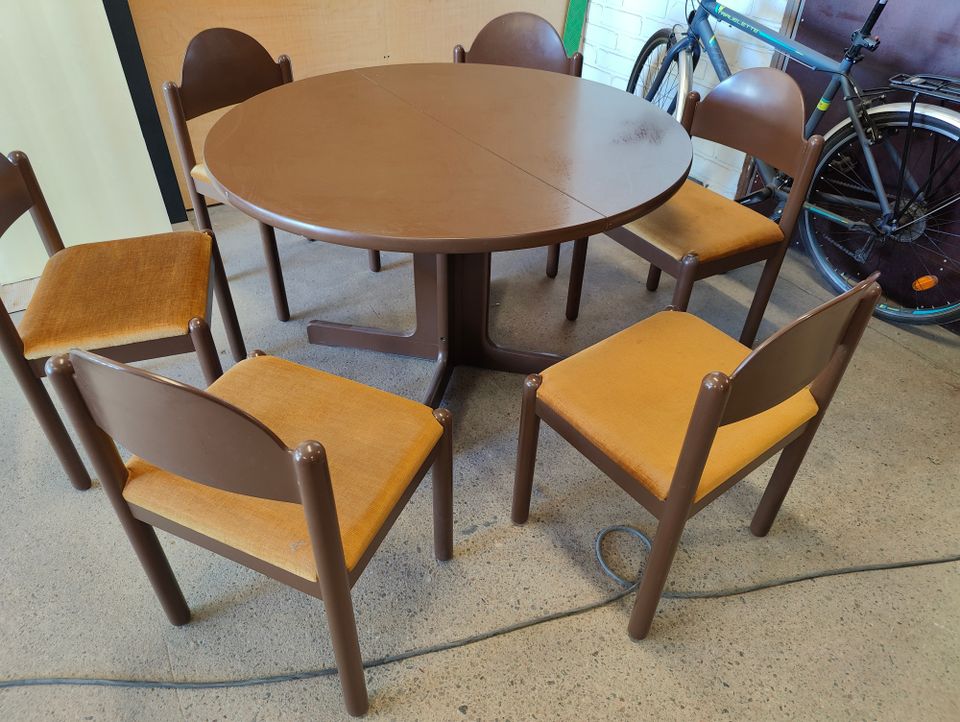 Askon puinen pyöreä ruokapöytä + Askon 6kpl hyväkuntoiset tuolit