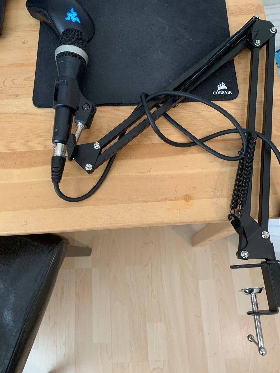 mikrofoni AKG D5+Mikrofoniteline Pöytäkoneen