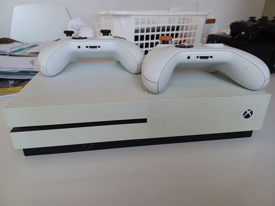 Xbox One- pelikonsoli