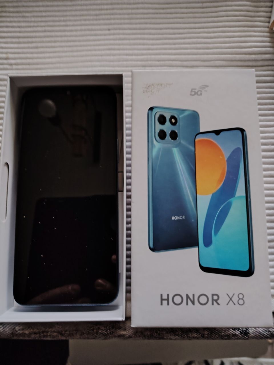 Myydään Honor X8 5g