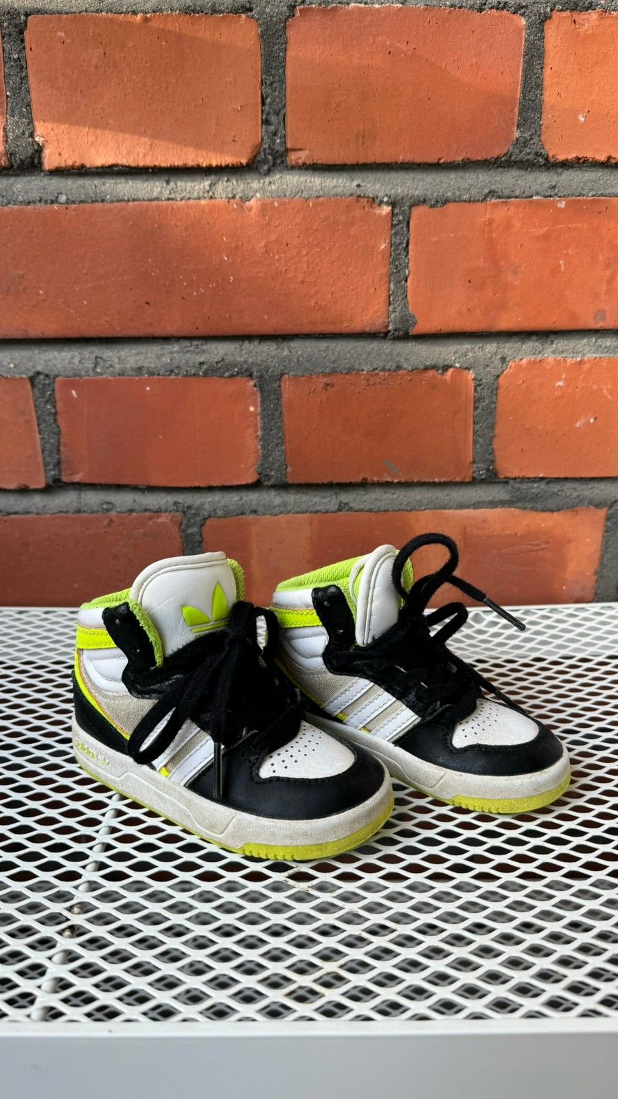 Adidas varsilenkkarit EU 22