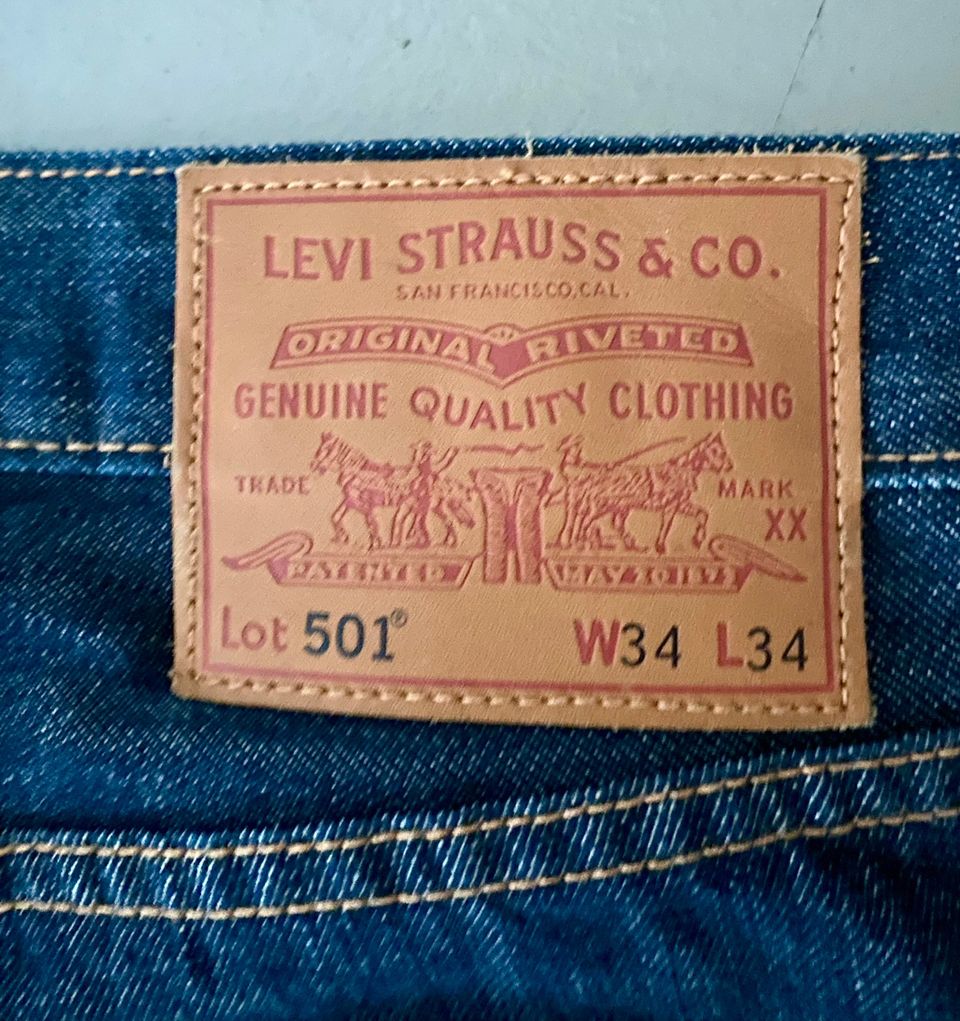 Levi Strauss & Co 501