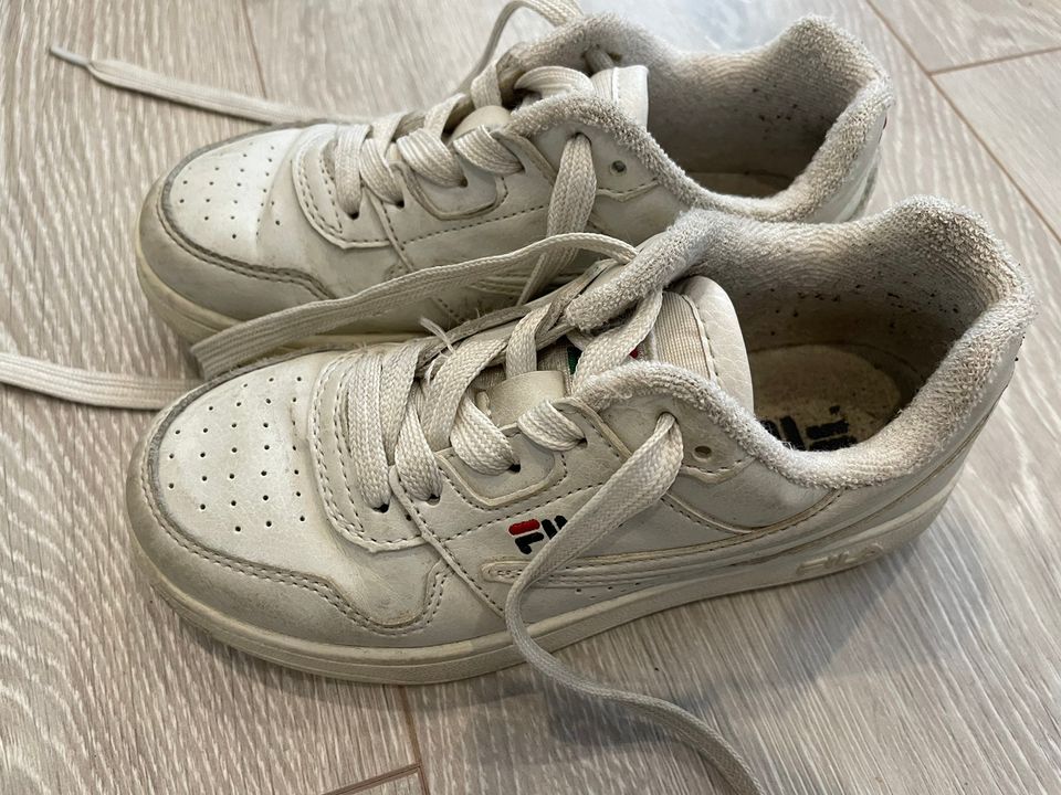 Fila tennarit 30