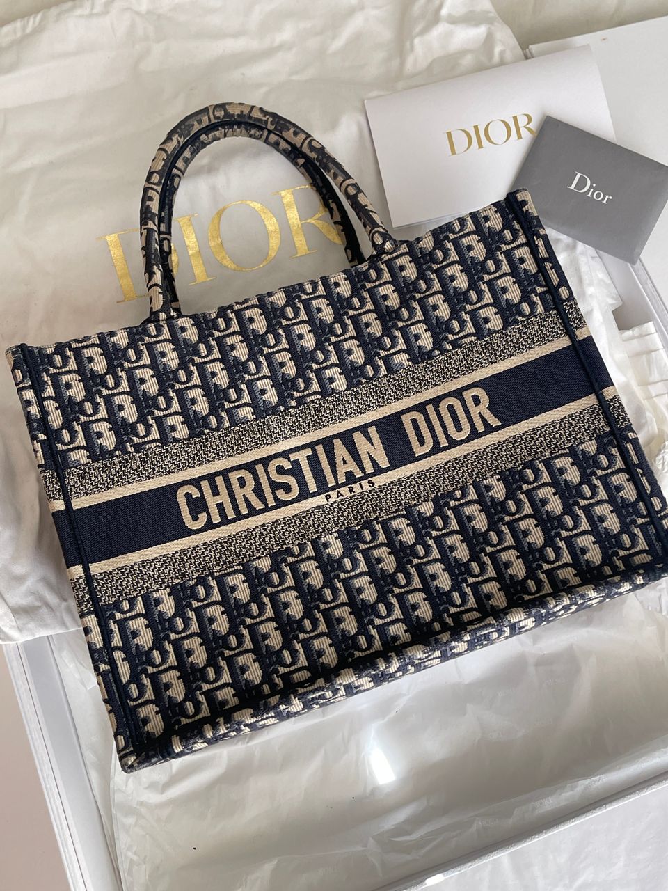 Dior Book Tote laukku