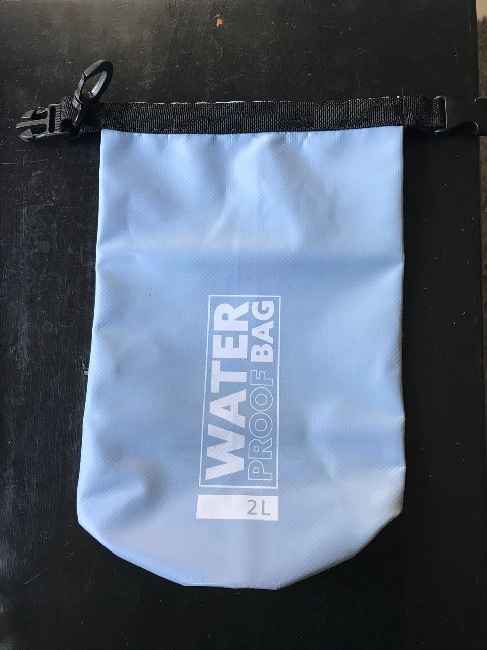 Waterproof bag (2 litraa)