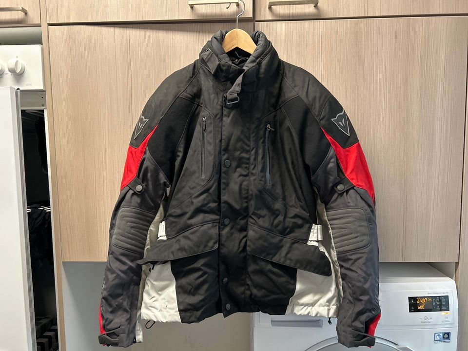 Dainese gore-tex ajoasu koko XL/58